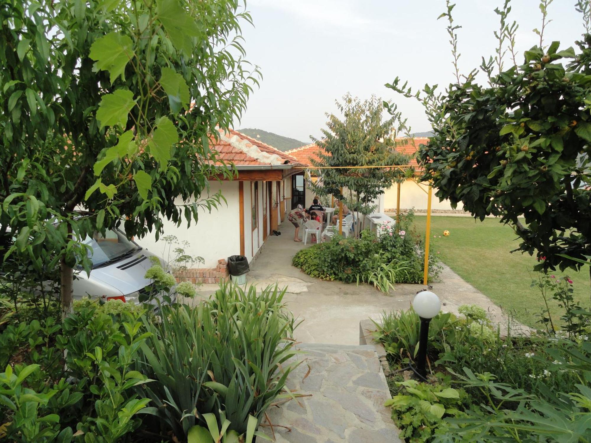 Family Hotel Belvedere Dulgopol Exterior photo