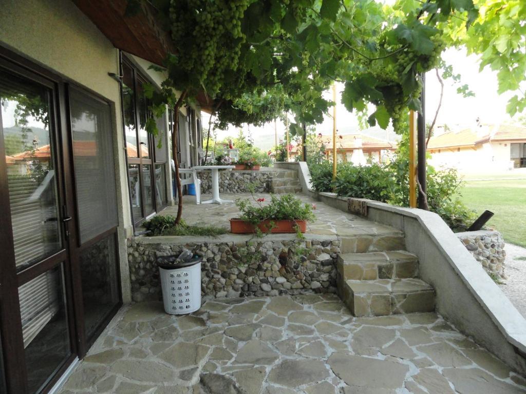 Family Hotel Belvedere Dulgopol Room photo